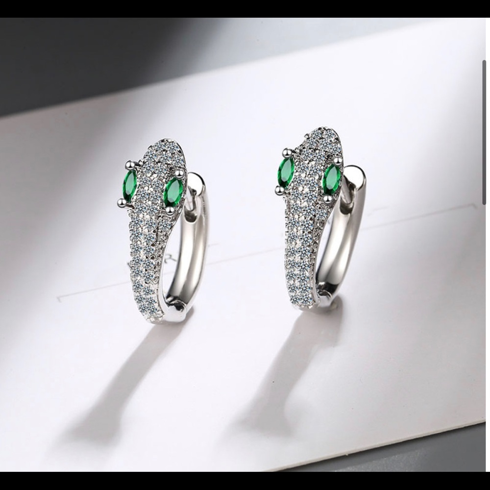🌟HOST PICK🌟ELEGANT SPARKLING ZIRCON SNAKE 925 STERLING SILVER STUD EARRINGS - Picture 3 of 11